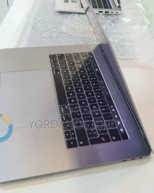 New Laptop Apple MacBook Pro 2017 16GB Intel Core i7 SSD 512GB