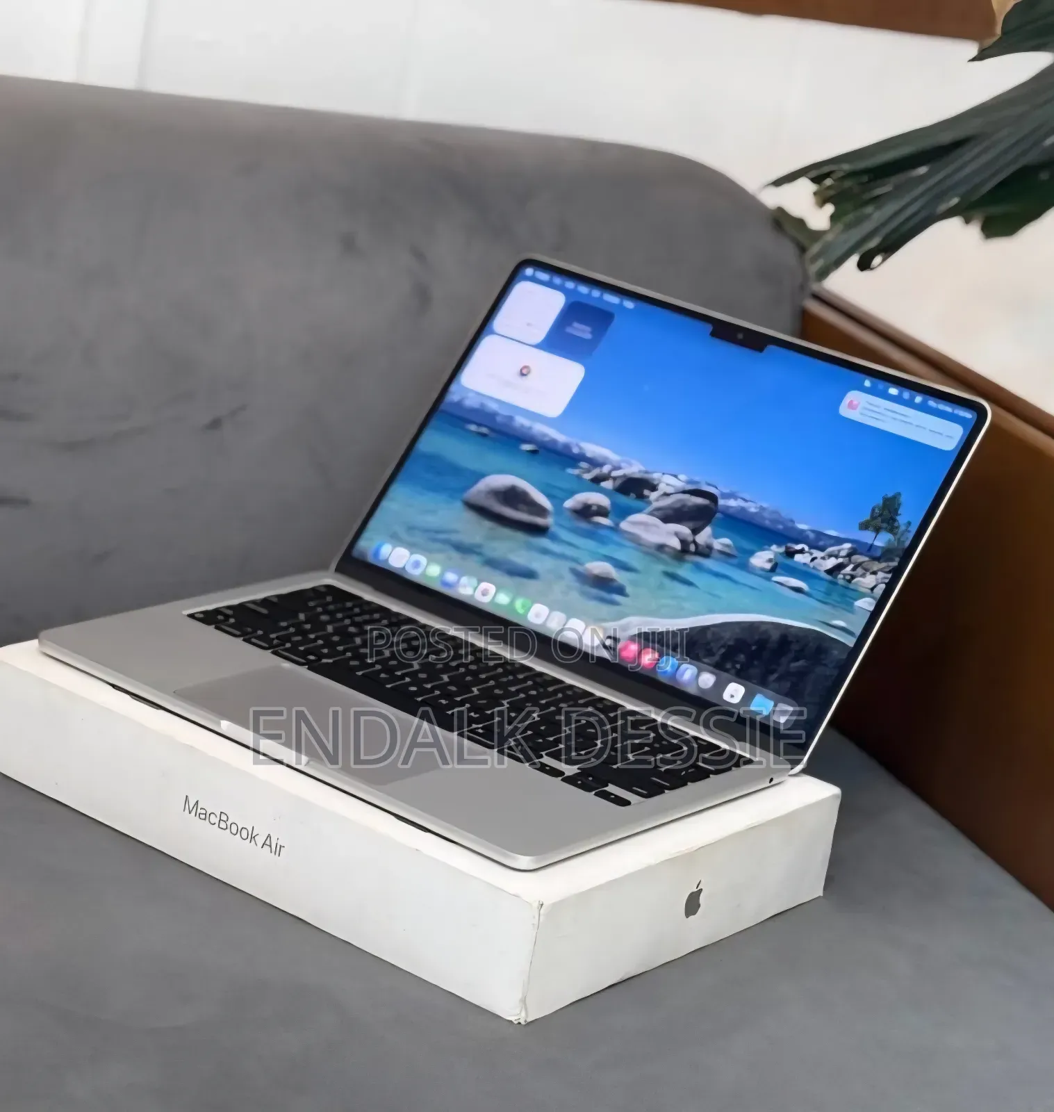 New Laptop Apple MacBook Air 2025 M4 13-inch 16GB Apple M4 SSD 256GB