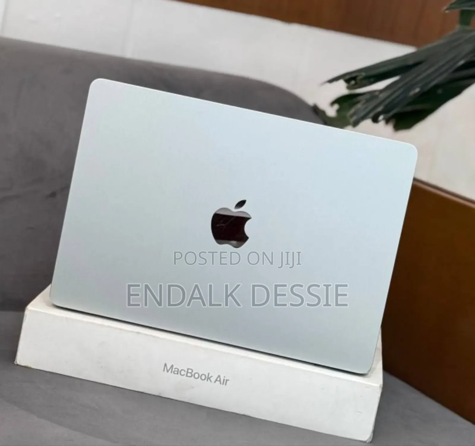 New Laptop Apple MacBook Air 2025 M4 13-inch 16GB Apple M4 SSD 256GB