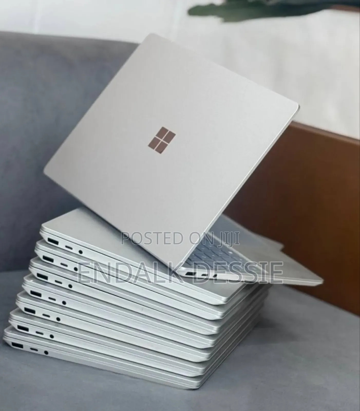 New Laptop Microsoft Surface Go 16GB Intel Core i5 SSD 256GB