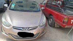 Hyundai Elantra 2015 Gold