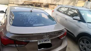 Hyundai Elantra 2015 Gold