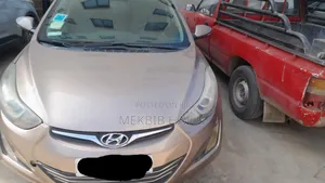 Hyundai Elantra 2015 Gold
