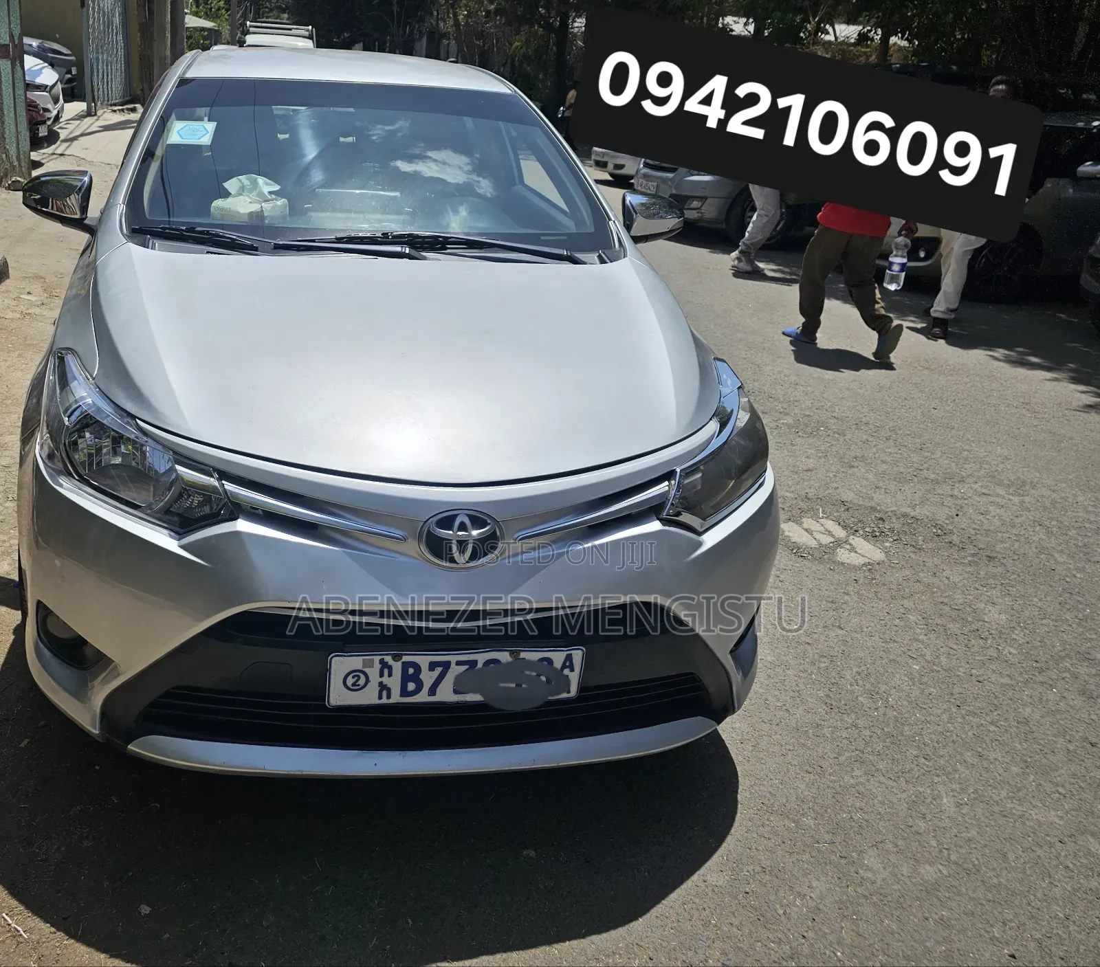 Toyota Yaris SE Hatchback 5dr 2015 Silver