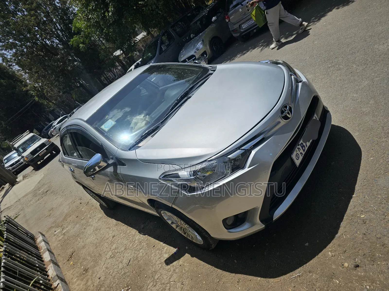 Toyota Yaris SE Hatchback 5dr 2015 Silver