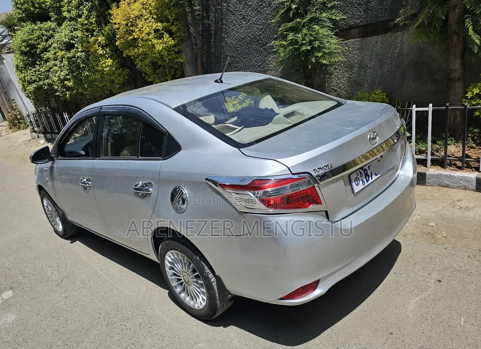 Toyota Yaris SE Hatchback 5dr 2015 Silver