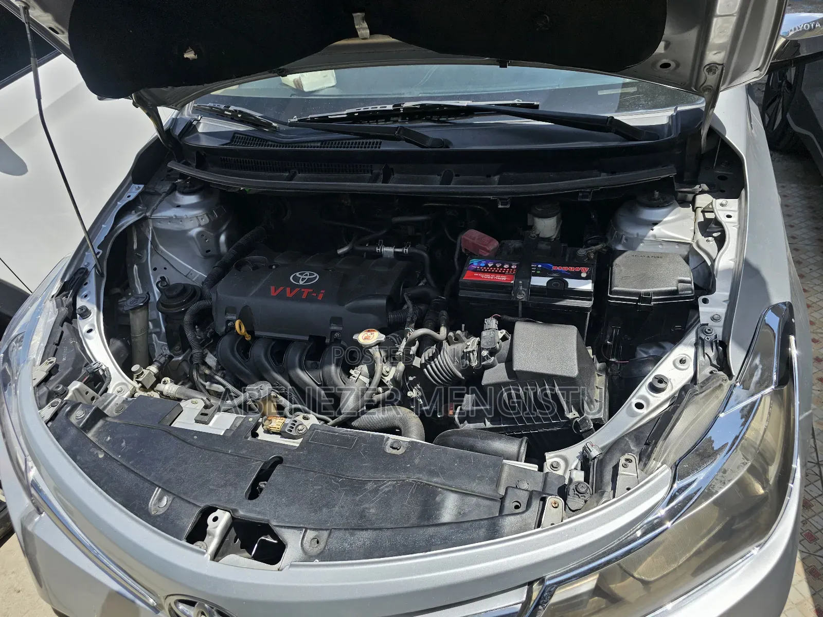 Toyota Yaris SE Hatchback 5dr 2015 Silver