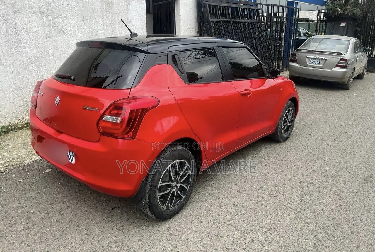 Suzuki Swift 2022 Red