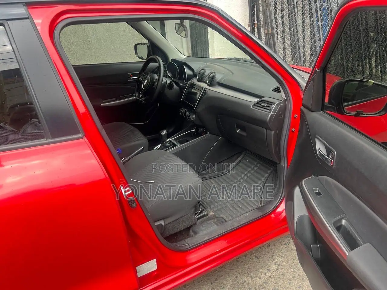 Suzuki Swift 2022 Red