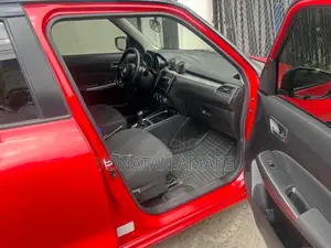 Suzuki Swift 2022 Red