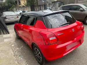 Suzuki Swift 2022 Red
