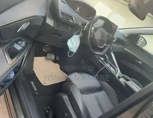 Peugeot 5008 2022 Gray