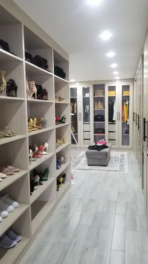 Furnished 7bdrm House in አያት ዞን, Yeka for sale