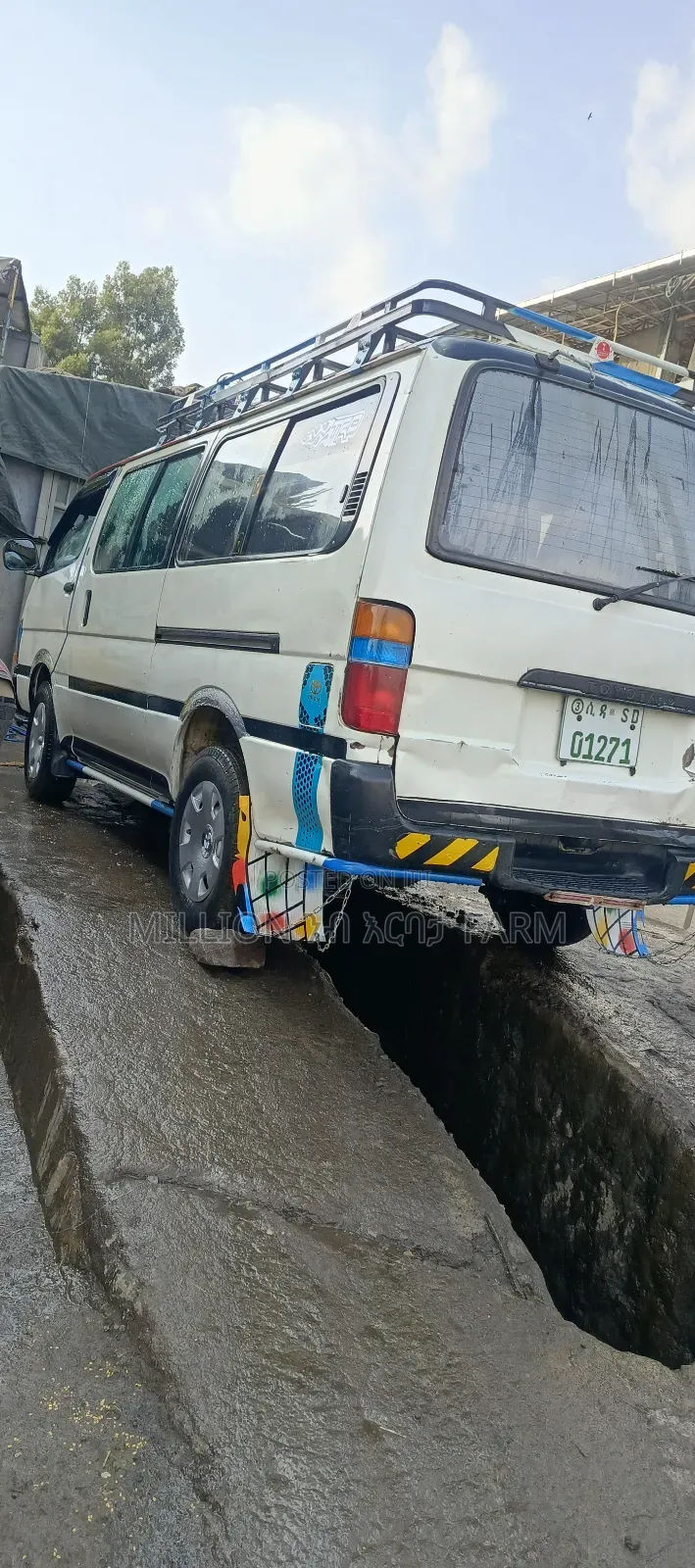 Toyota Toyoace 2001 White