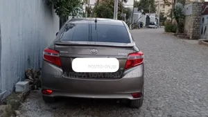 Toyota Yaris 2014 Gray