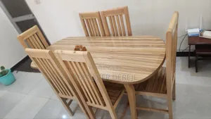 Dining Table የመመገቢያ ጠረቤዛ