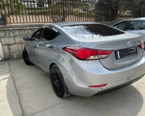 Hyundai Elantra 2015 Silver