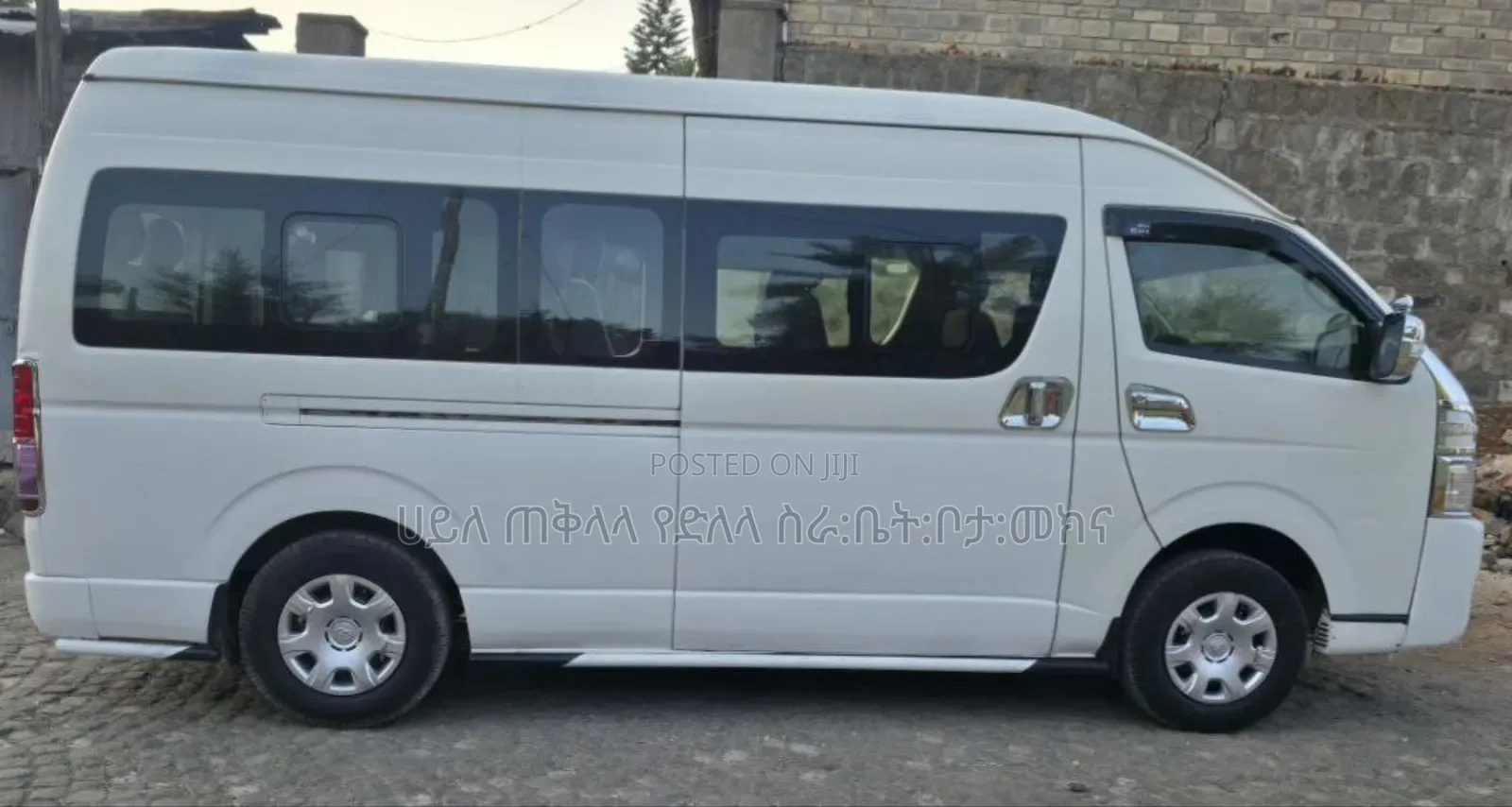 Toyota HiAce 2022 White