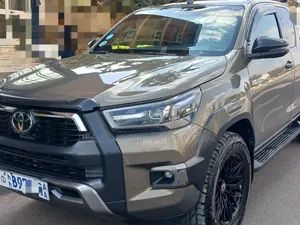 Toyota Hilux 2022 Gold