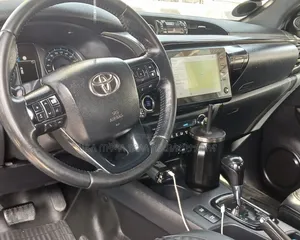 Toyota Hilux 2022 Gold