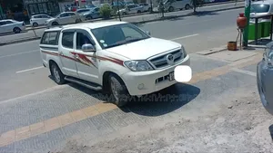 Toyota Hilux 2008 White