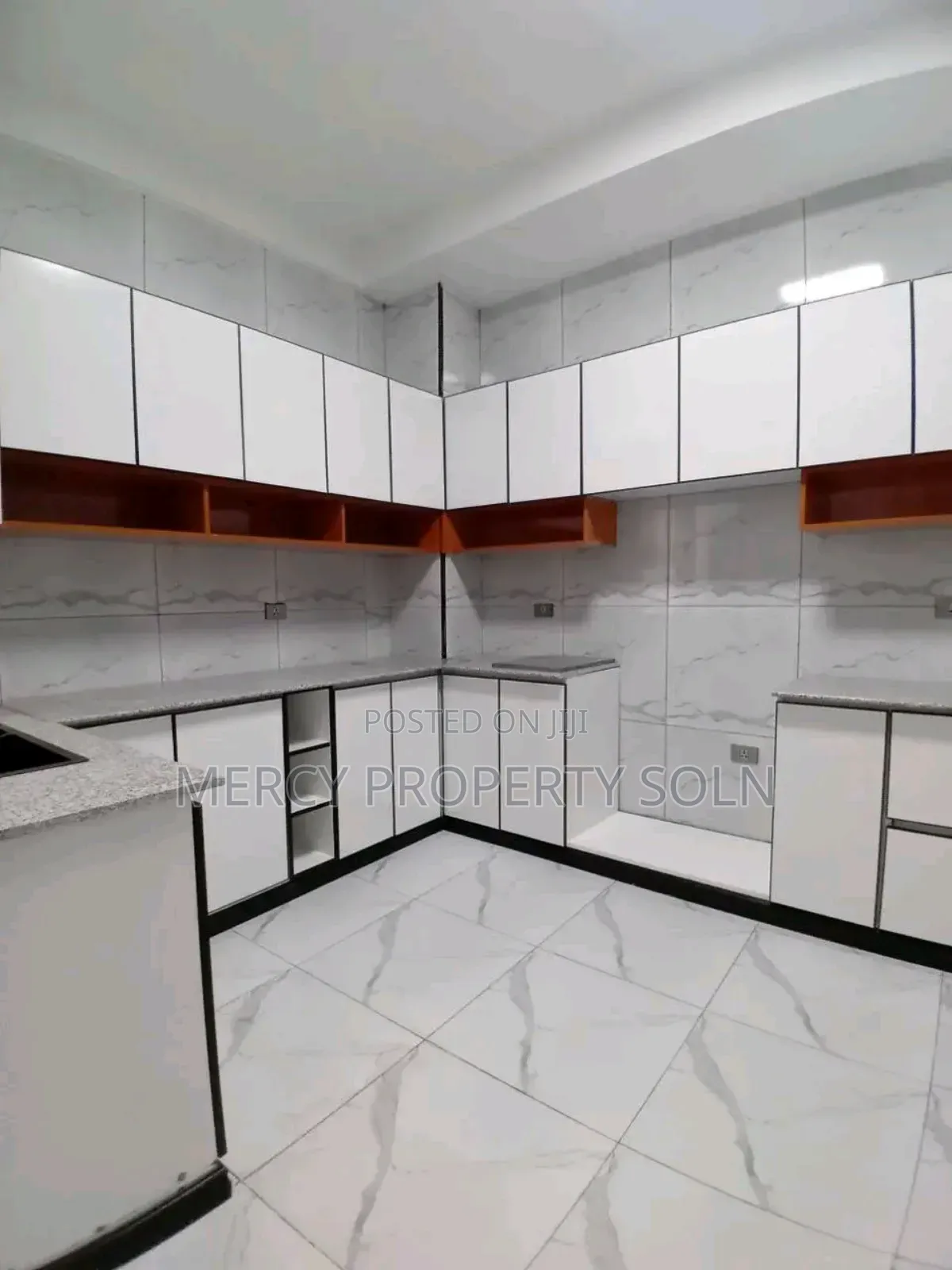 Furnished 6bdrm House in Bole for sale