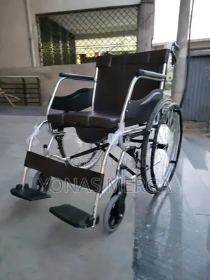 Commode Wheelchair𦬅權getting in and Out Much Easier.
