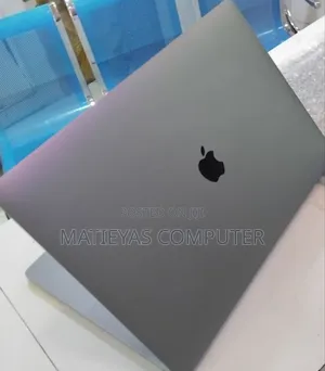 New Laptop Apple MacBook Pro 2019 16GB Intel Core i9 SSD 512GB