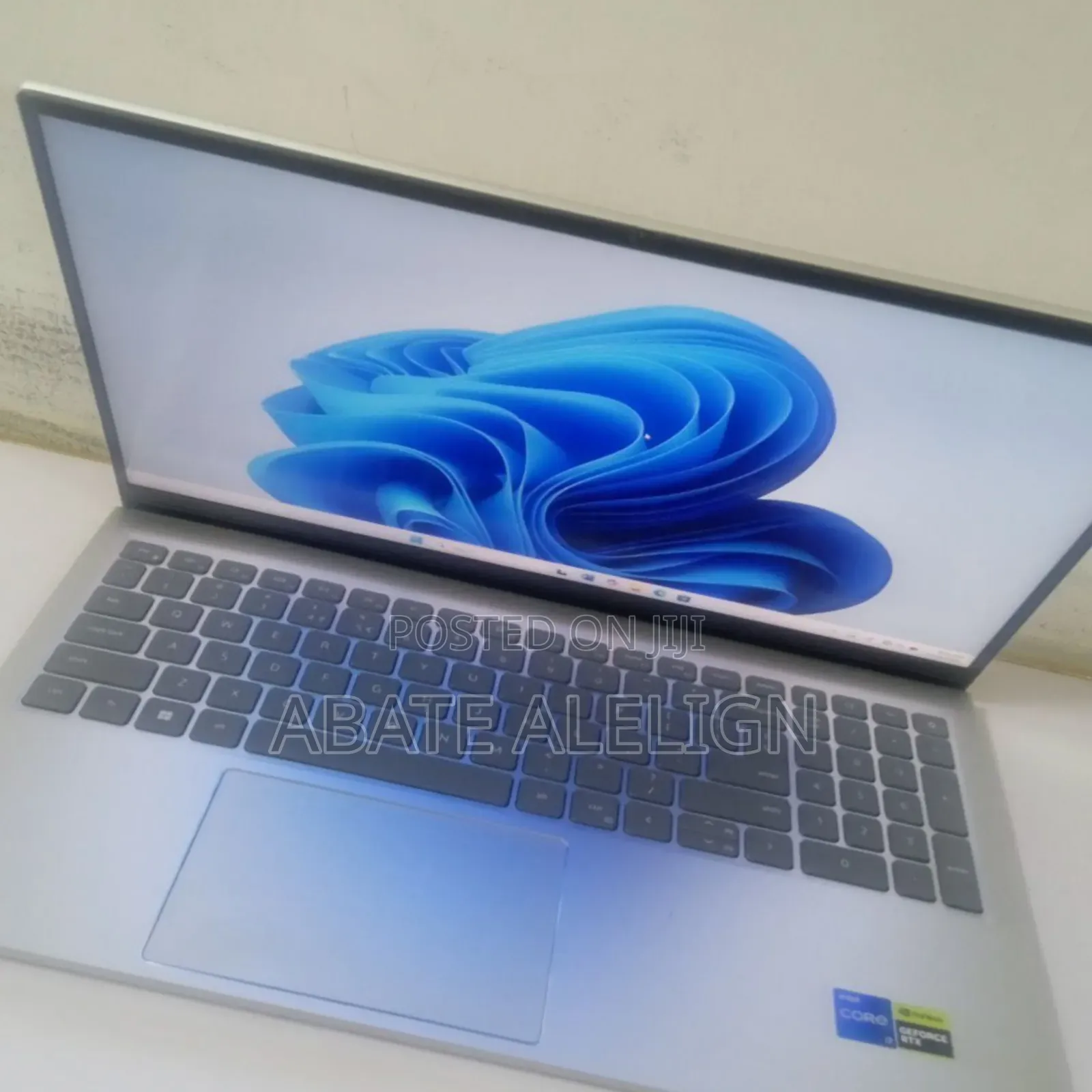 New Laptop Dell Inspiron 15 16GB Intel Core i7 SSD 512GB