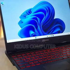 New Laptop Lenovo Legion 7 16GB Intel Core i7 SSD 128GB