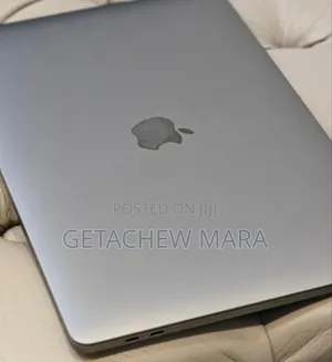 New Laptop Apple MacBook Pro 2019 16GB Intel Core i7 SSD 256GB