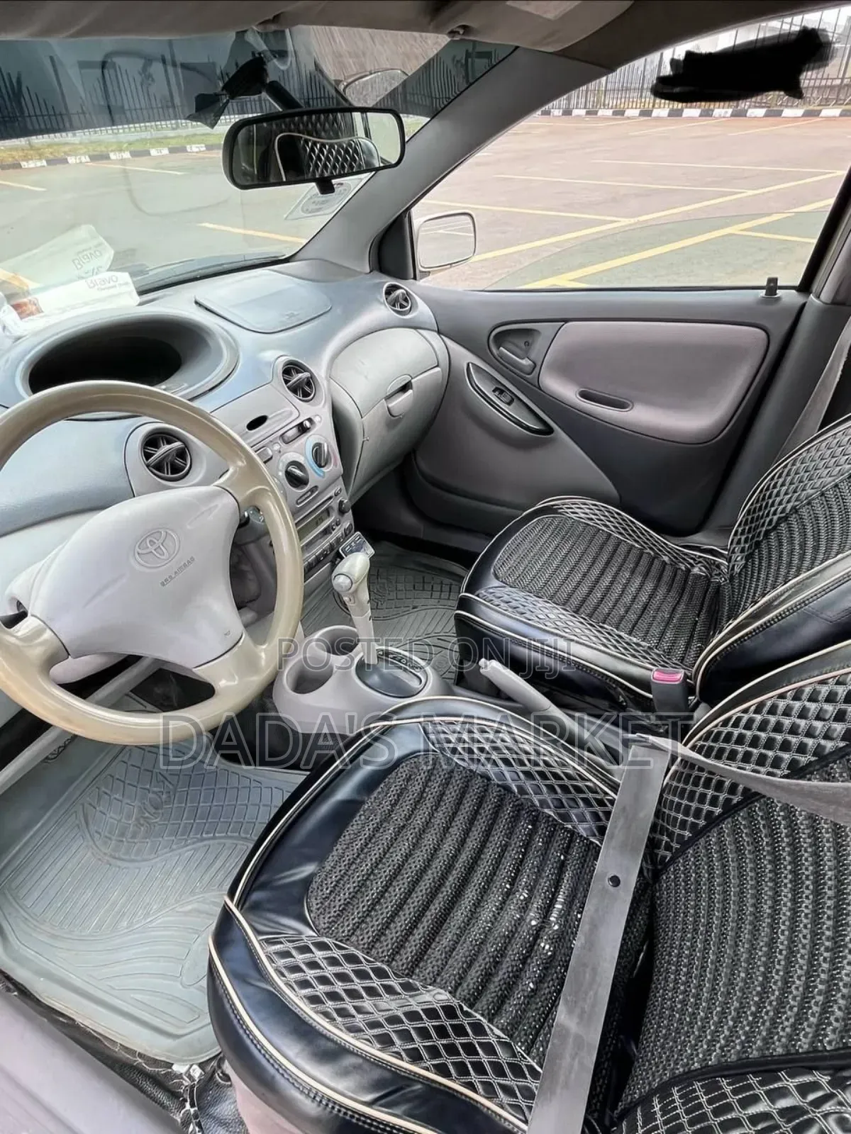 Toyota Platz 2001 Gold