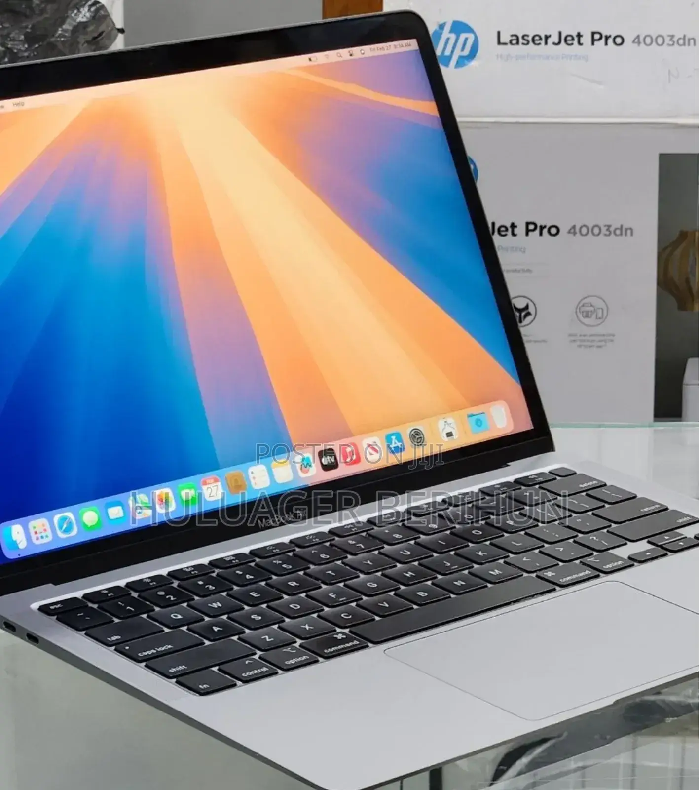 New Laptop Apple MacBook Air 2020 M1 8GB Intel Core i3 SSD 256GB
