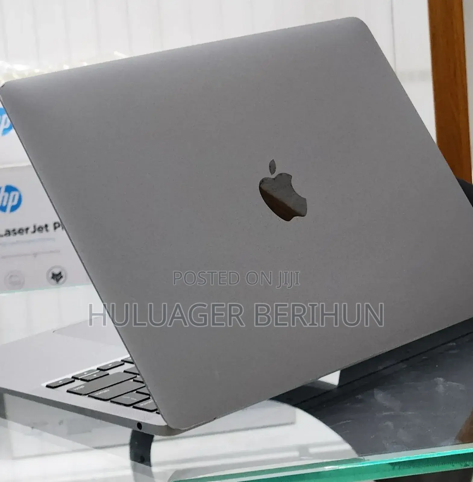 New Laptop Apple MacBook Air 2020 M1 8GB Intel Core i3 SSD 256GB