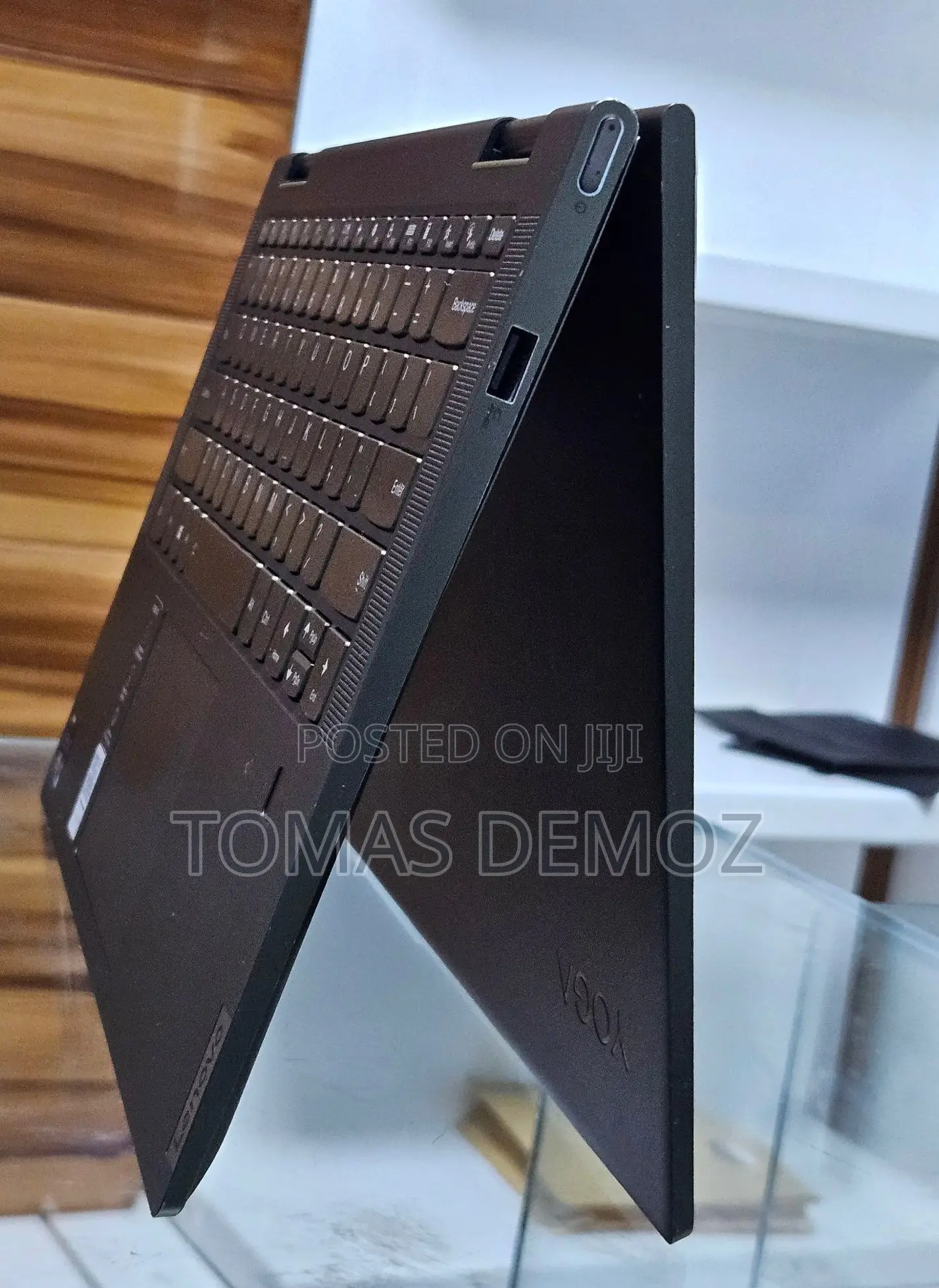 New Laptop Lenovo Yoga 7i 12GB Intel Core i7 SSD 512GB