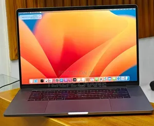 New Laptop Apple MacBook Pro 2019 16GB Intel Core i7 SSD 512GB