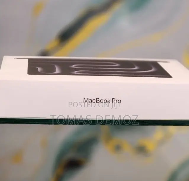 New Laptop Apple Macbook Pro 2025 M5 14-inch 16GB Apple M5 SSD 1T