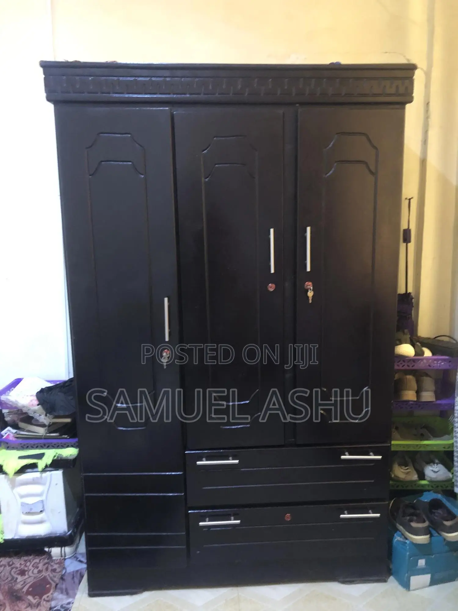 ቁም ሳጥን ያገለገለ