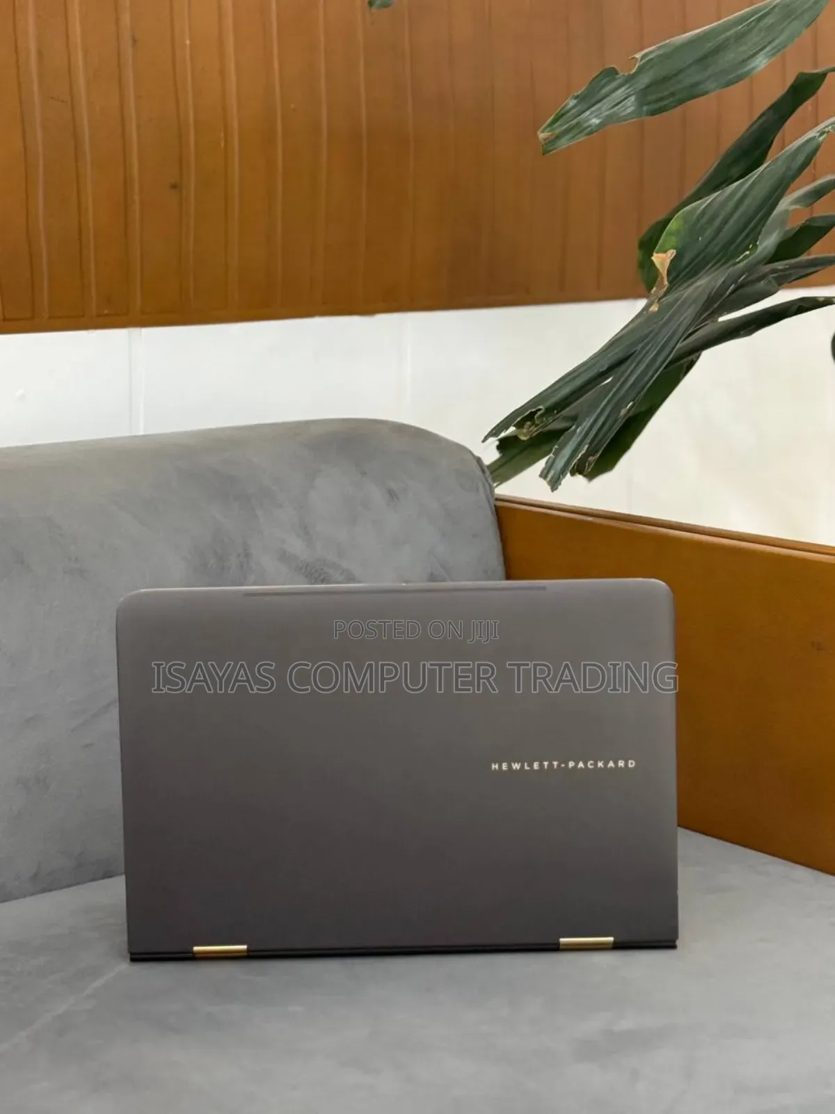 New Laptop HP Spectra 13 8GB Intel Core i5 SSD 256GB
