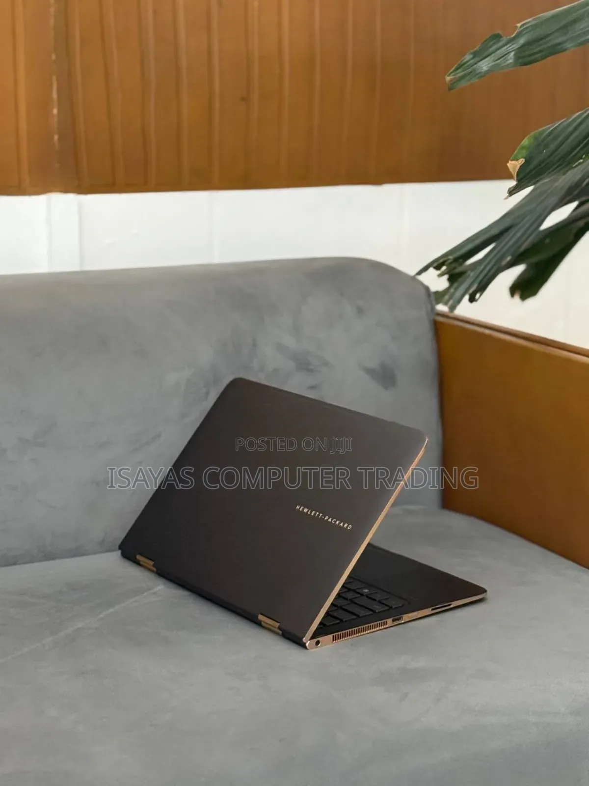 New Laptop HP Spectra 13 8GB Intel Core i5 SSD 256GB