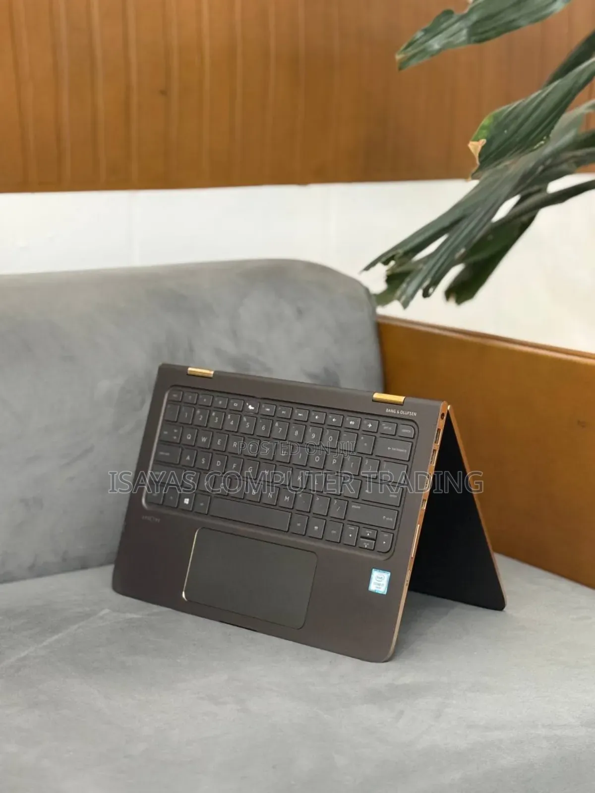 New Laptop HP Spectra 13 8GB Intel Core i5 SSD 256GB