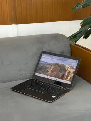 New Laptop HP Spectra 13 8GB Intel Core i5 SSD 256GB