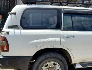 Toyota Land Cruiser 2006 White