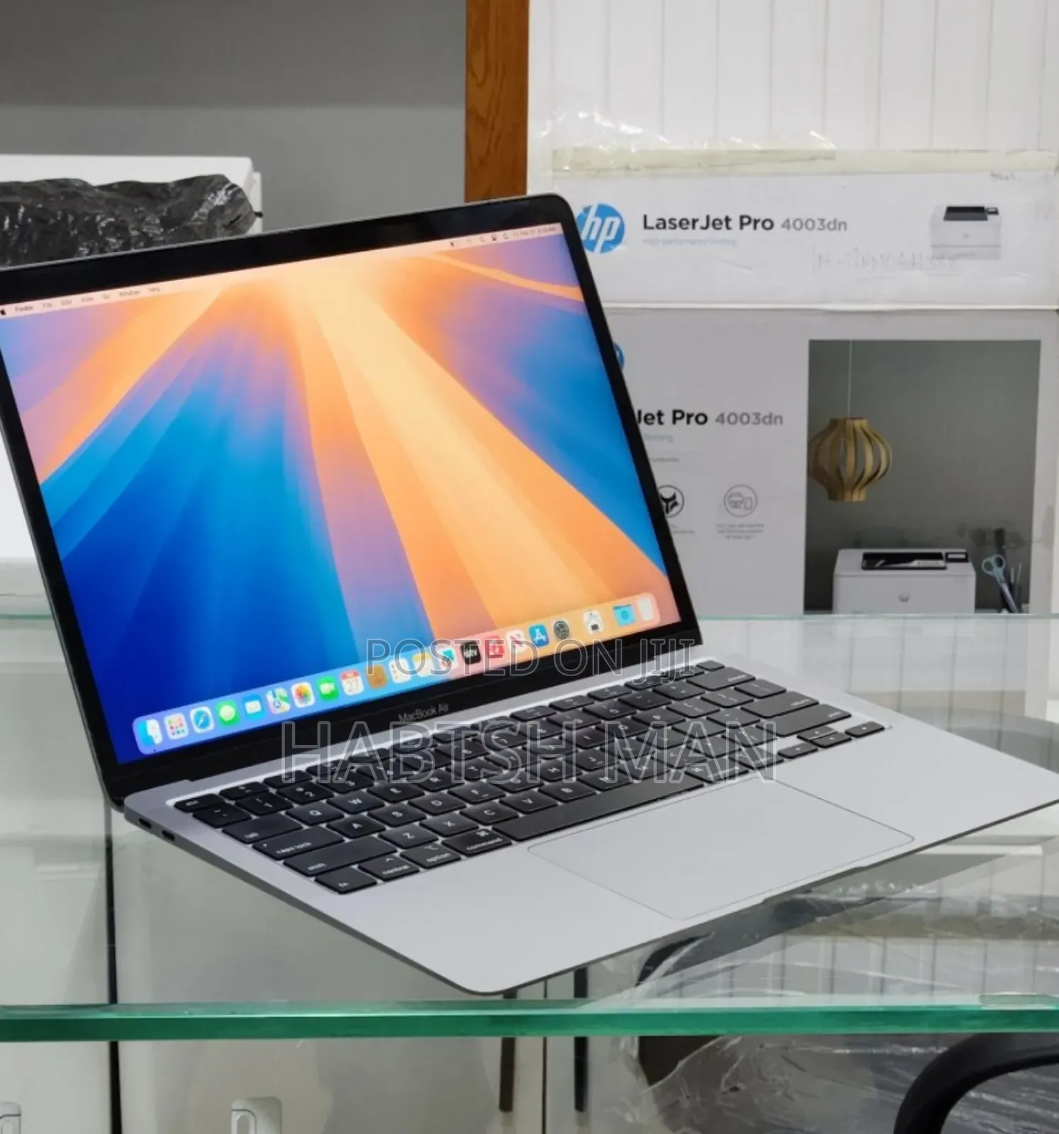 New Laptop Apple MacBook Air 2020 8GB Intel Core i3 SSD 256GB