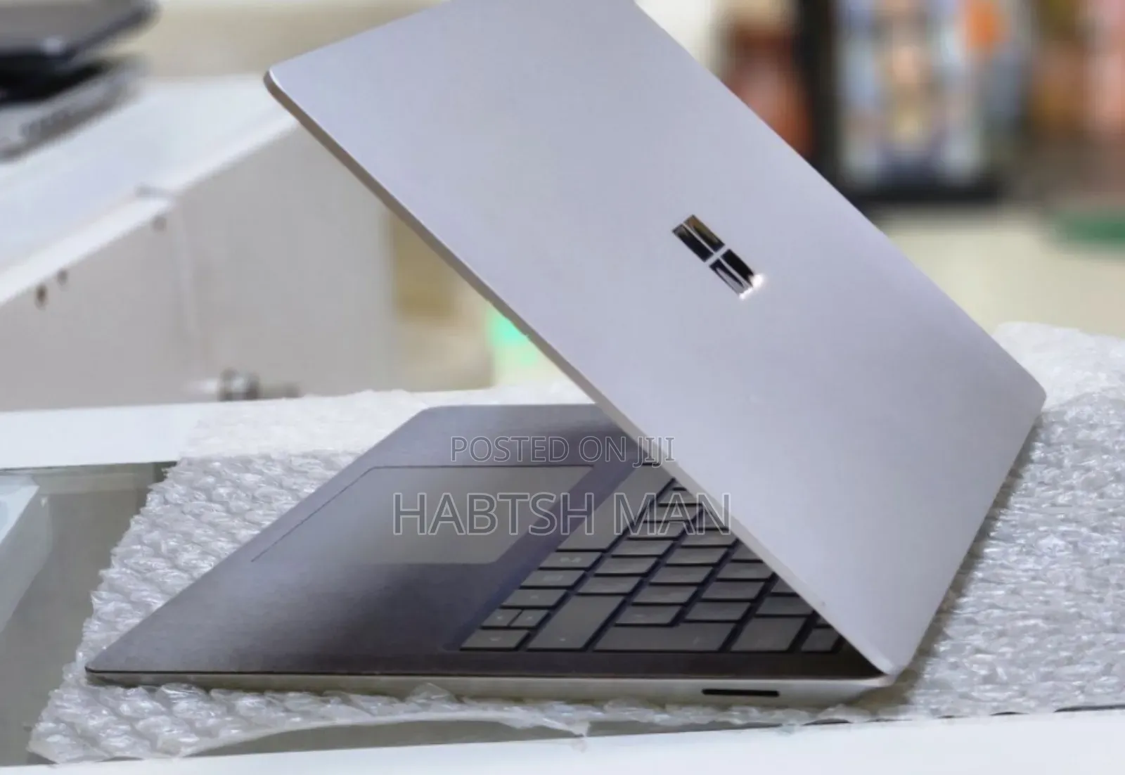 New Laptop Microsoft Surface 8GB Intel Core i5 SSD 512GB