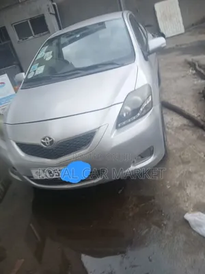 Toyota Yaris 2010 Silver