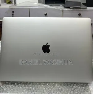 New Laptop Apple MacBook Pro 2018 16GB Intel Core i7 SSD 256GB