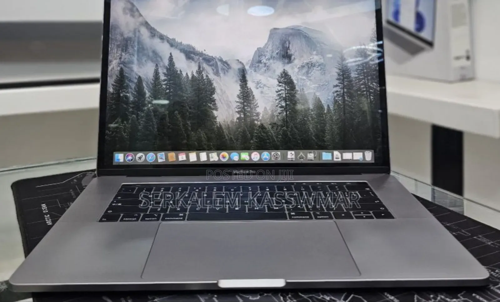 New Laptop Apple MacBook Pro 2019 16GB Intel Core i9 SSD 512GB