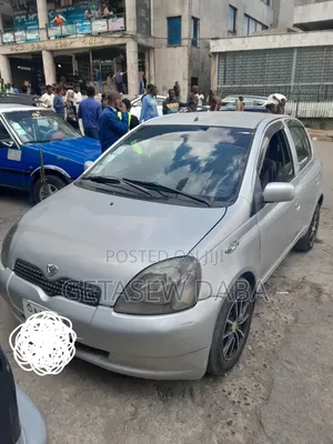 Toyota Vitz 2001 Silver
