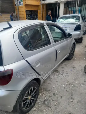 Toyota Vitz 2001 Silver